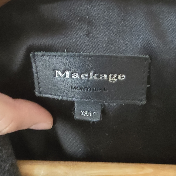 Elegant Gray Mackage Wool Coat With Detachtable Collar and Leather Belt - Picture 5 of 7